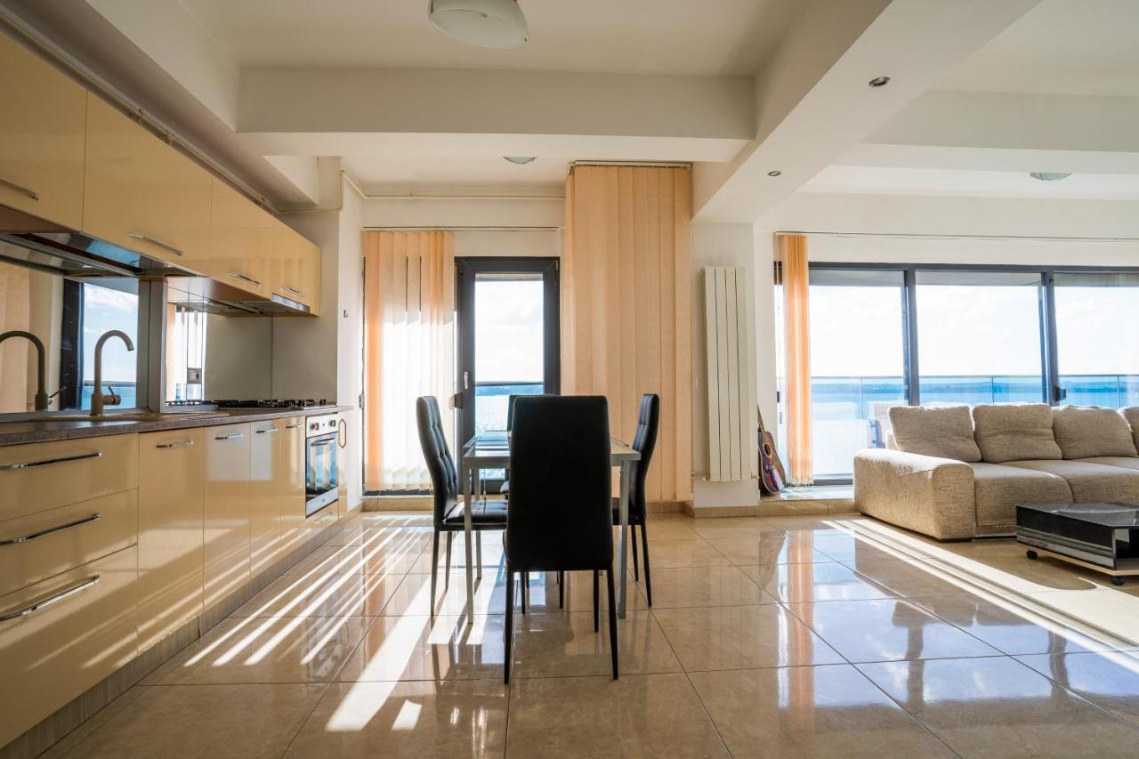 Mamaia Vip Apartment Bagian luar foto